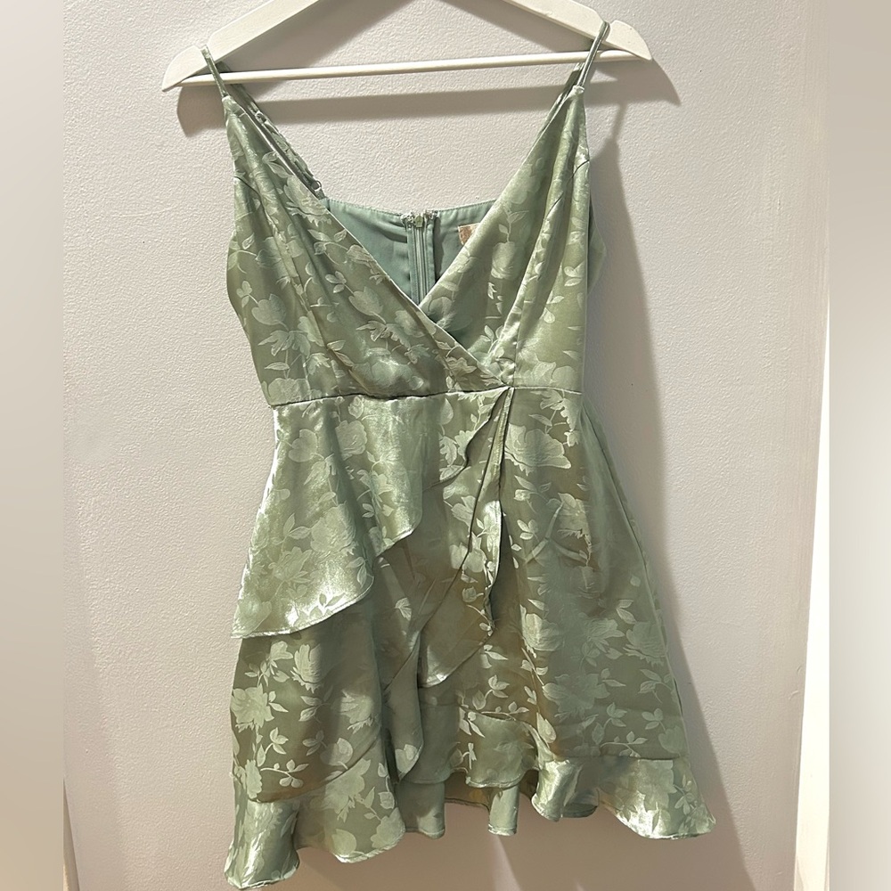 Altar’d State Women’s Medium Light Green Floral Satin Dress